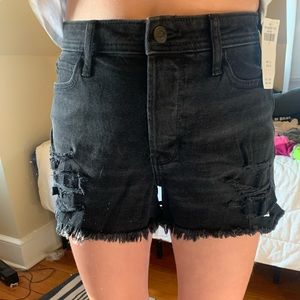 Hollister High-Rise Mom Short Black Denim
